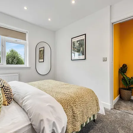 Free Parking The Quays- Sleeps 8 By Genesis Living Casa vacanze Manchester
