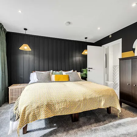Free Parking The Quays- Sleeps 8 By Genesis Living *