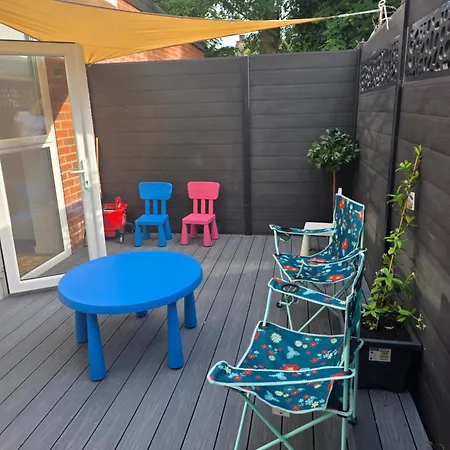 Bee Hive Flat Πανσιόν *