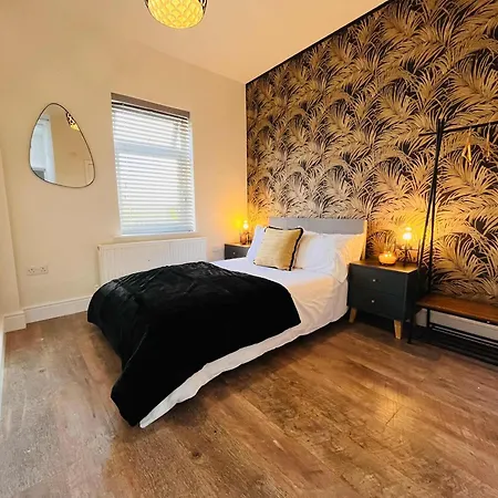 Holiday home Spacious Victorian 5bedroom 5bathroom W Free Parking Manchester