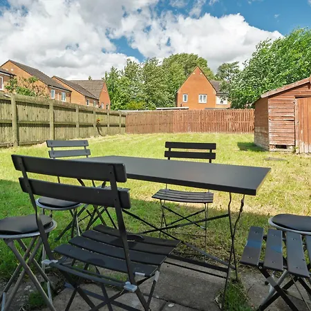 Dom wakacyjny Chic 4bd Abode - Free Parking - Snooker Manchester