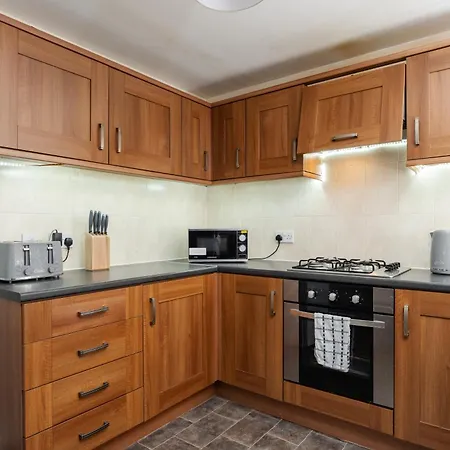 Dom wakacyjny Chic 4bd Abode - Free Parking - Snooker