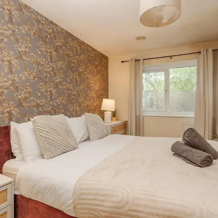 Dom wakacyjny Chic 4bd Abode - Free Parking - Snooker Manchester
