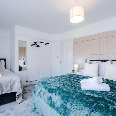 Casa vacanze Comfortable & Spacious 3br House Near Coop Live Arena & Etihad Stadium With Free Parking - New Management Since Jan '26 *