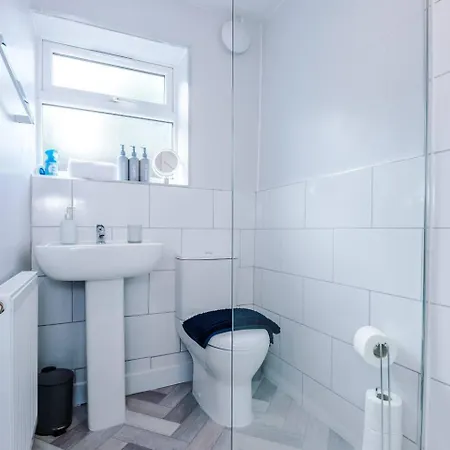 Comfortable & Spacious 3br House Near Coop Live Arena & Etihad Stadium With Free Parking - New Management Since Jan '26 Casa vacanze