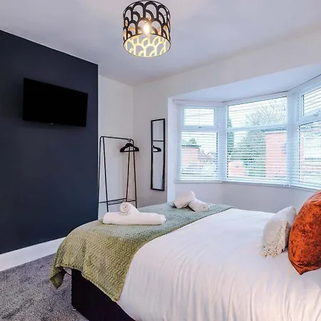 Casa vacanze Comfortable & Spacious 3br House Near Coop Live Arena & Etihad Stadium With Free Parking - New Management Since Jan '26