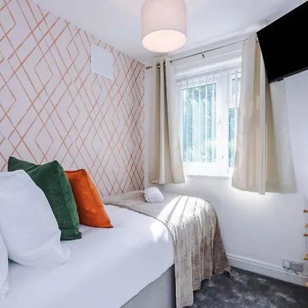 Comfortable & Spacious 3br House Near Coop Live Arena & Etihad Stadium With Free Parking - New Management Since Jan '26 Casa vacanze