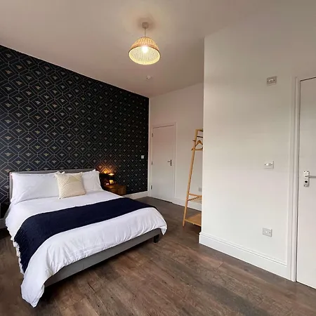 Spacious Victorian 5bedroom 5bathroom W Free Parking * Manchester