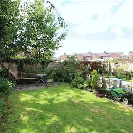 Spacious Victorian 5bedroom 5bathroom W Free Parking Manchester