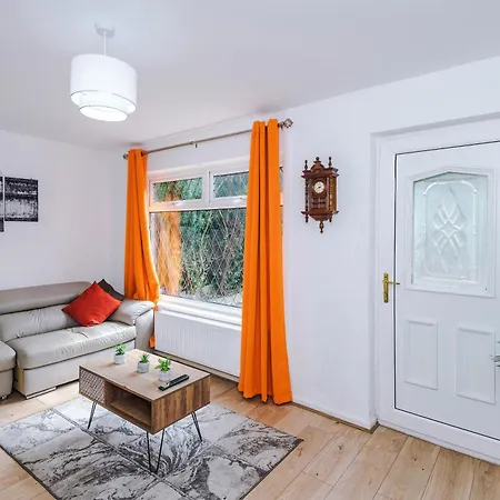 Villa Ancoats Eden Centre - Free Parking - Contractor Business - 2 Bath - 3 Bedroom
