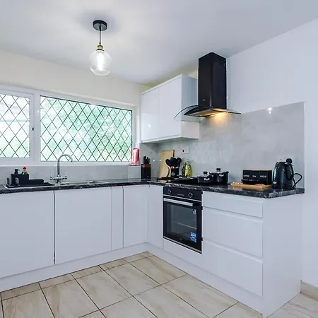 Ancoats Eden Centre - Free Parking - Contractor Business - 2 Bath - 3 Bedroom *
