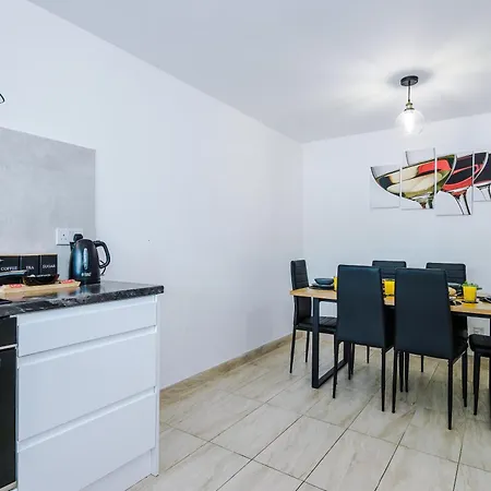 Ancoats Eden Centre - Free Parking - Contractor Business - 2 Bath - 3 Bedroom Villa Manchester
