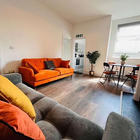 Spacious Victorian 5bedroom 5bathroom W Free Parking Manchester