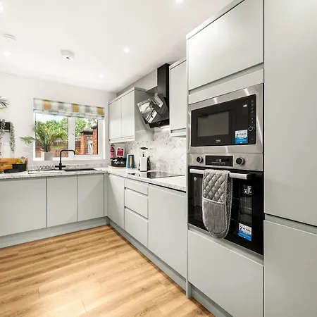 Casa vacanze Free Parking The Quays- Sleeps 8 By Genesis Living