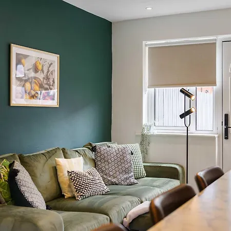 Free Parking The Quays- Sleeps 8 By Genesis Living Casa vacanze Manchester