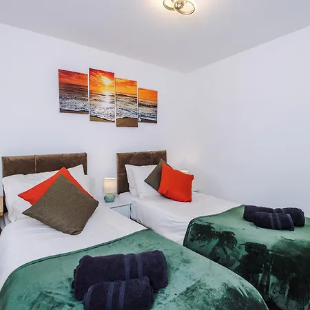 Villa Ancoats Eden Centre - Free Parking - Contractor Business - 2 Bath - 3 Bedroom Manchester