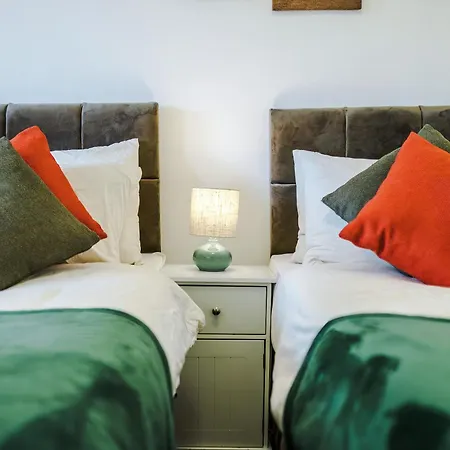 Villa Ancoats Eden Centre - Free Parking - Contractor Business - 2 Bath - 3 Bedroom Manchester
