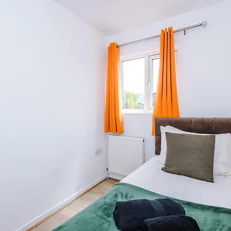 Villa Ancoats Eden Centre - Free Parking - Contractor Business - 2 Bath - 3 Bedroom Manchester