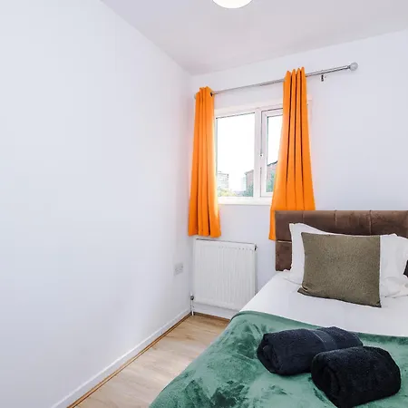 Villa Ancoats Eden Centre - Free Parking - Contractor Business - 2 Bath - 3 Bedroom Manchester