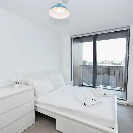 Modern 1 Bed With Views In Apartament Manchester