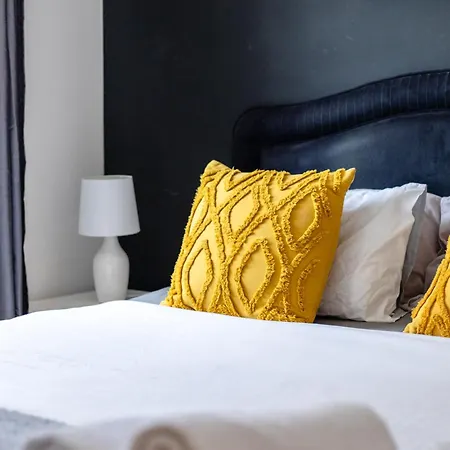 Apartment Lord Street With Free Parking & Wifi- Salford Uni, Victoria Station, Ao Arena Manchester