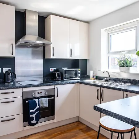 Lord Street With Free Parking & Wifi- Salford Uni, Victoria Station, Ao Arena *