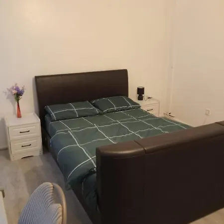 Appartamento 1 Bed Flat In Near Centre