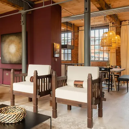 Apartman Africana At The Heim Manchester