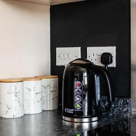 Apartment Lord Street With Free Parking & Wifi- Salford Uni, Victoria Station, Ao Arena *