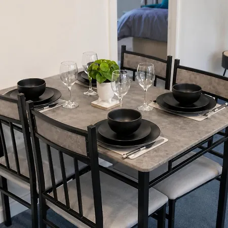 Elegant 1br Near Trafford Centre Манчестер