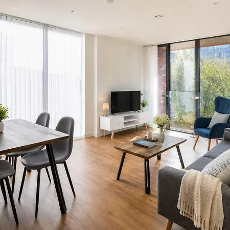 Apartment Stylish 3-bed Near Victoria Manchester