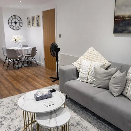 Stylish 2-bed By Cente * Mánchester