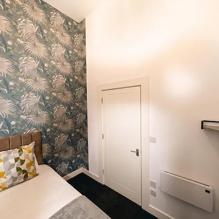 Sleek 2 Bedroom - Stadium Links Apartman