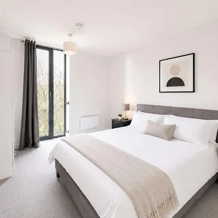 Stylish 3-bed Near Victoria Manchester