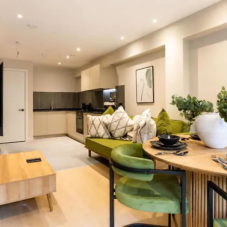 Stylish 1Br Aptment I Balcony I Sleeps 3 - City
