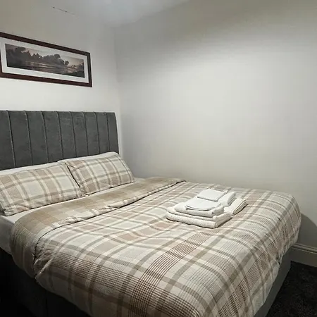 דירה 1 Bedroom Flat - Airport - 7 Mins To Man - Staycations & Business Stays! מנצ'סטר