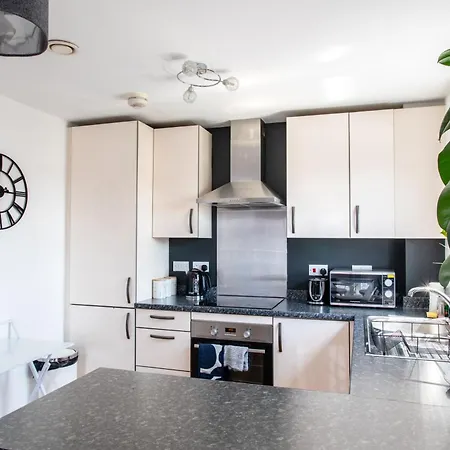 Lord Street With Free Parking & Wifi- Salford Uni, Victoria Station, Ao Arena