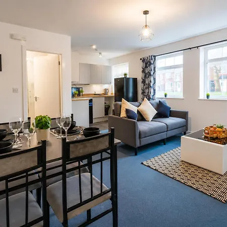 Elegant 1br Near Trafford Centre Апартаменты *