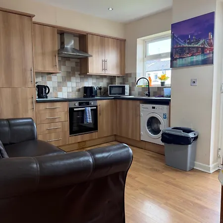 Modern, Sleeps 10, Parking, Etihad, Coop Live, River Park, *