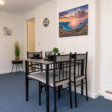 Elegant 1br Near Trafford Centre *
