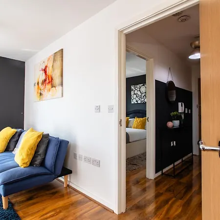 Lord Street With Free Parking & Wifi- Salford Uni, Victoria Station, Ao Arena Manchester