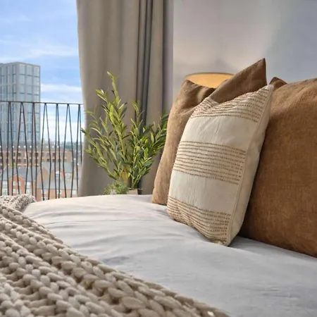 Cottonopolis Apartment