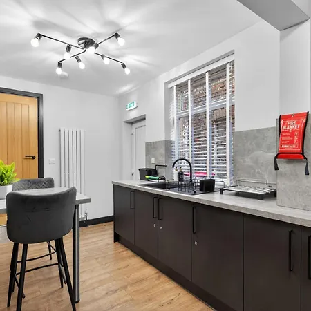 Close To Media City-old Trafford - 5 Bedroom House Διαμέρισμα Μάντσεστερ