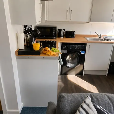 Elegant 1br Near Trafford Centre