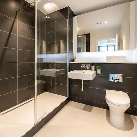 Stylish 3-bed Near Victoria * Manchester