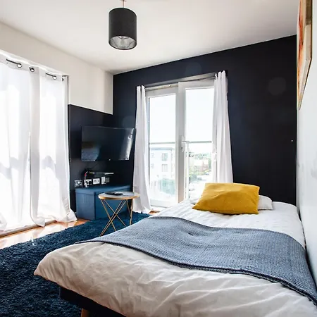 Lord Street With Free Parking & Wifi- Salford Uni, Victoria Station, Ao Arena *