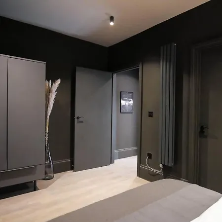 Midnight At The Heim Apartament *