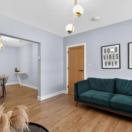 Close To Media City-old Trafford - 5 Bedroom House *