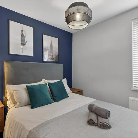 Close To Media City-old Trafford - 5 Bedroom House