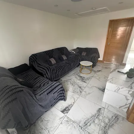 Sindhu Luxury Apartamento Manchester